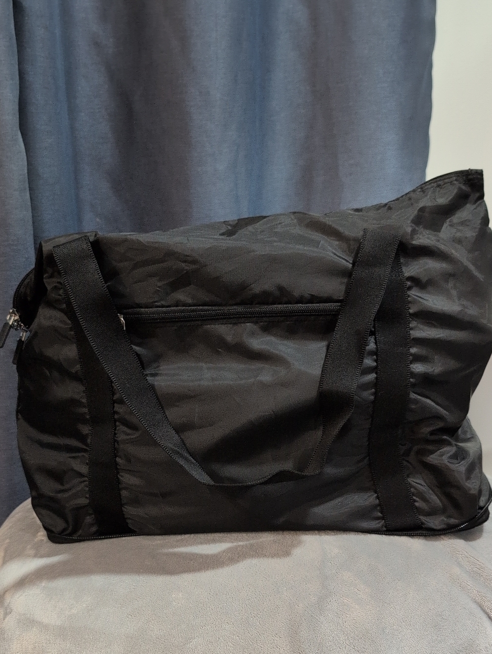 Black Men's Travel Duffel Bag - Lightweight Carryall
